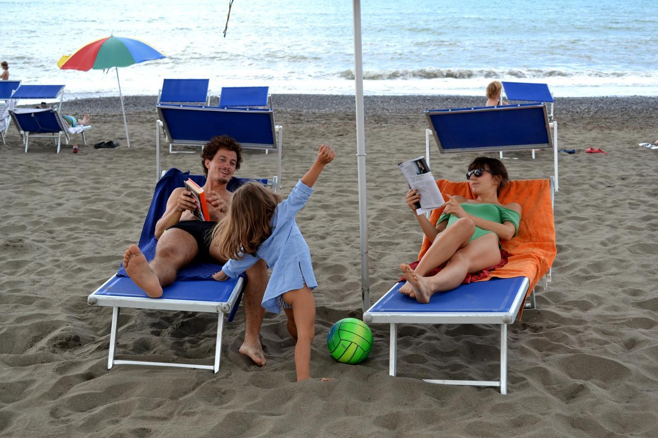 Le Esperidi Camping Ecoresort Marina Di Bibbona Ngoại thất bức ảnh